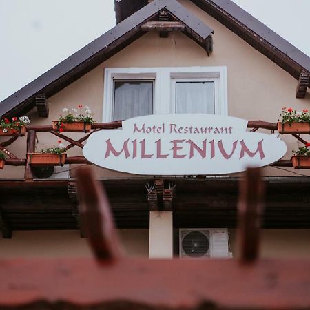 Hotel-Restaurant Milenium Salonta 외부 사진