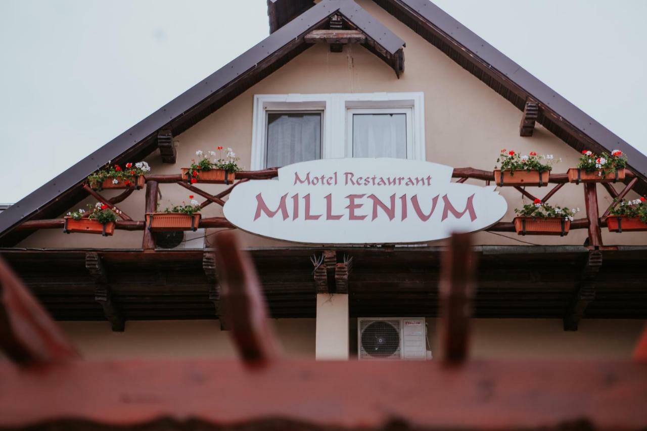 Hotel-Restaurant Milenium Salonta 외부 사진