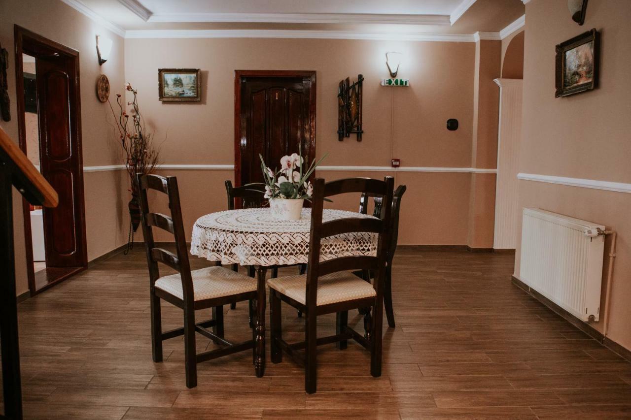 Hotel-Restaurant Milenium Salonta 외부 사진